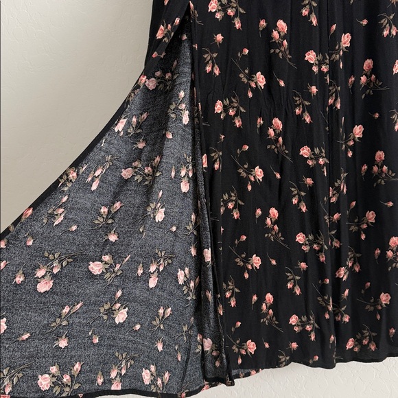 Reformation Zoe side-slit midi skirt in the Romy black and floral skirt Sz 8 - Picture 5 of 9